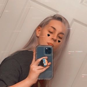 Meet your Posher, Lauren